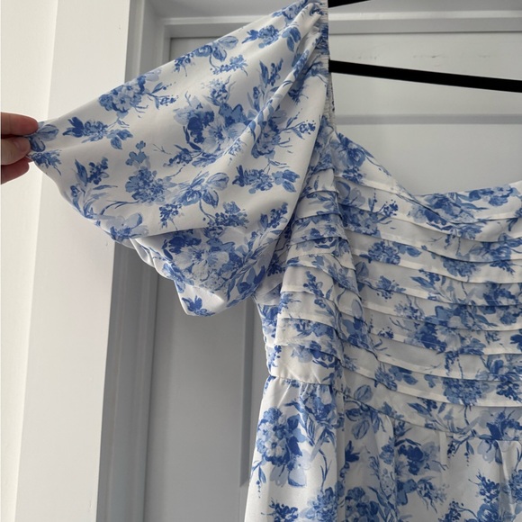 Floral Blue and White Mini Dress - Picture 2 of 4